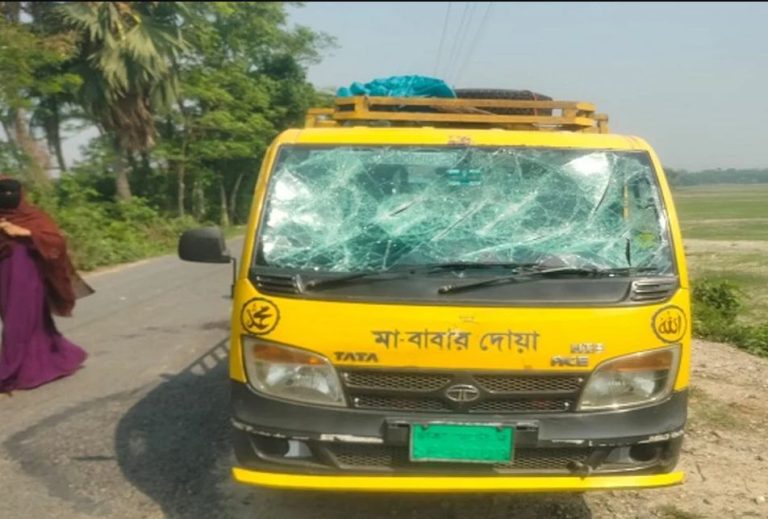 ভাঙ্গায় সড়কে গাছ ফেলে গরু ব্যবসায়ীদের ১০ লাখ টাকা ছিনতাই