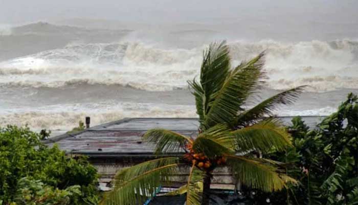 ৬০ কিমি বেগে ঝড়ের আভাস, নদীবন্দরে সতর্কতা