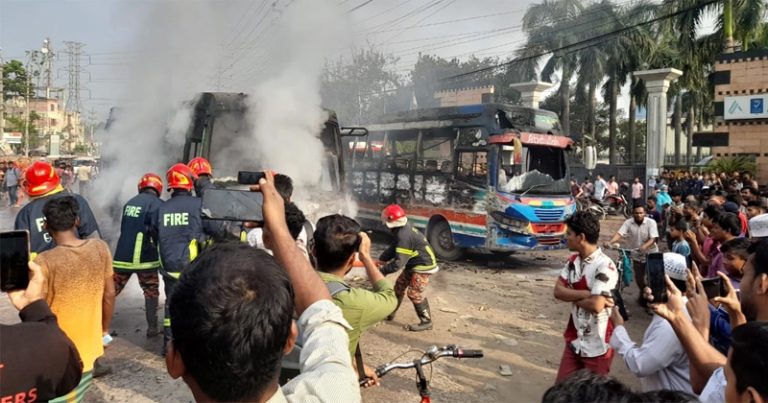 আশুলিয়ায় বাসচাপায় মোটরসাইকেল আরোহী নিহত, বাসে আগুন