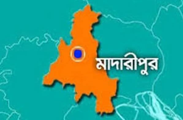 টাকার জন্য মাকে কোপাল ছেলে