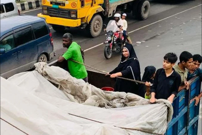 বঙ্গবন্ধু সেতু‌ মহাসড়কে যানবাহণে ধীরগতি, যাত্রীদের ভোগান্তি