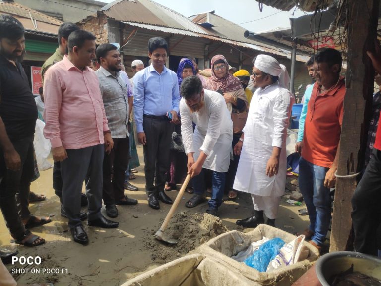 আলফাডাঙ্গায় মাছ বাজারের বহুতল ভবন নির্মাণ কাজের উদ্বোধন