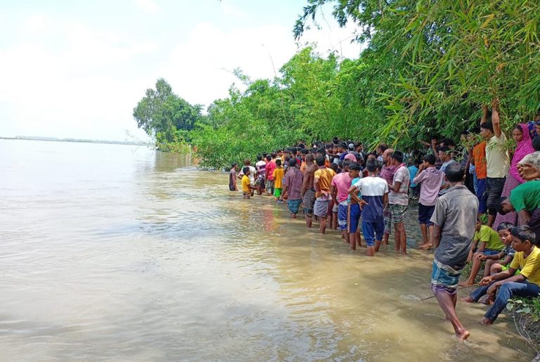 তিস্তায় নৌকা ডুবে নিখোঁজ ২, একজনের মরদেহ উদ্ধার