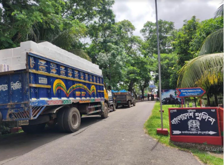 ছুটি শেষে শুরু হয়েছে আখাউড়া স্থলবন্দরে আমদানি-রপ্তানি