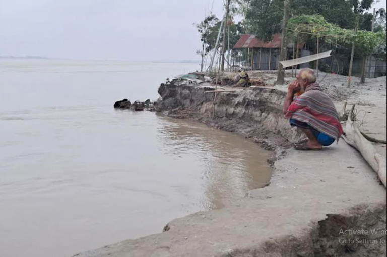 তিস্তা নদীর তীব্র ভাঙন, নদীগর্ভে বিলীন বাড়িঘর