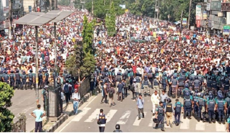 বিএনপির পক্ষে স্লোগান দিতে দিতে আরামবাগে জামায়াত-শিবির