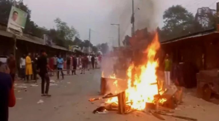 সিলেটে পণ্যবাহী পিকআপে আগুন, আটক ১ জন